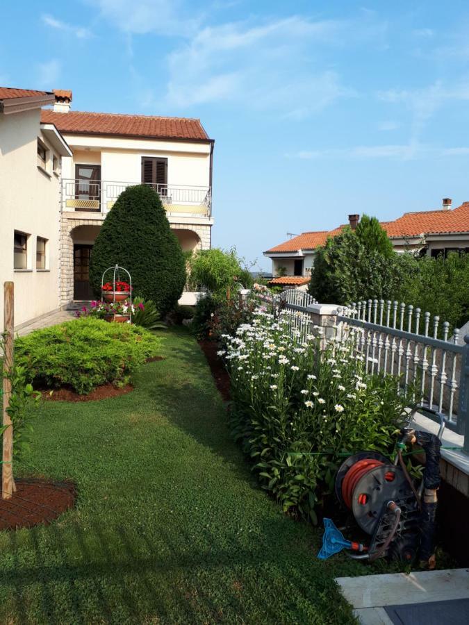Andela Apartment Пула Экстерьер фото